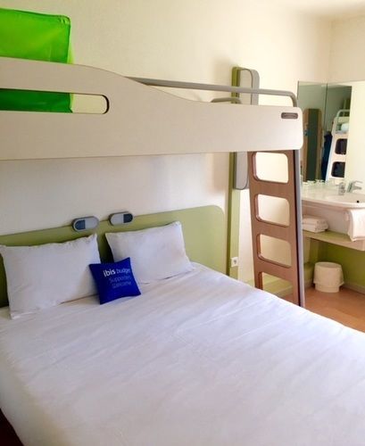 Ibis Budget Versailles - Трап Экстерьер фото